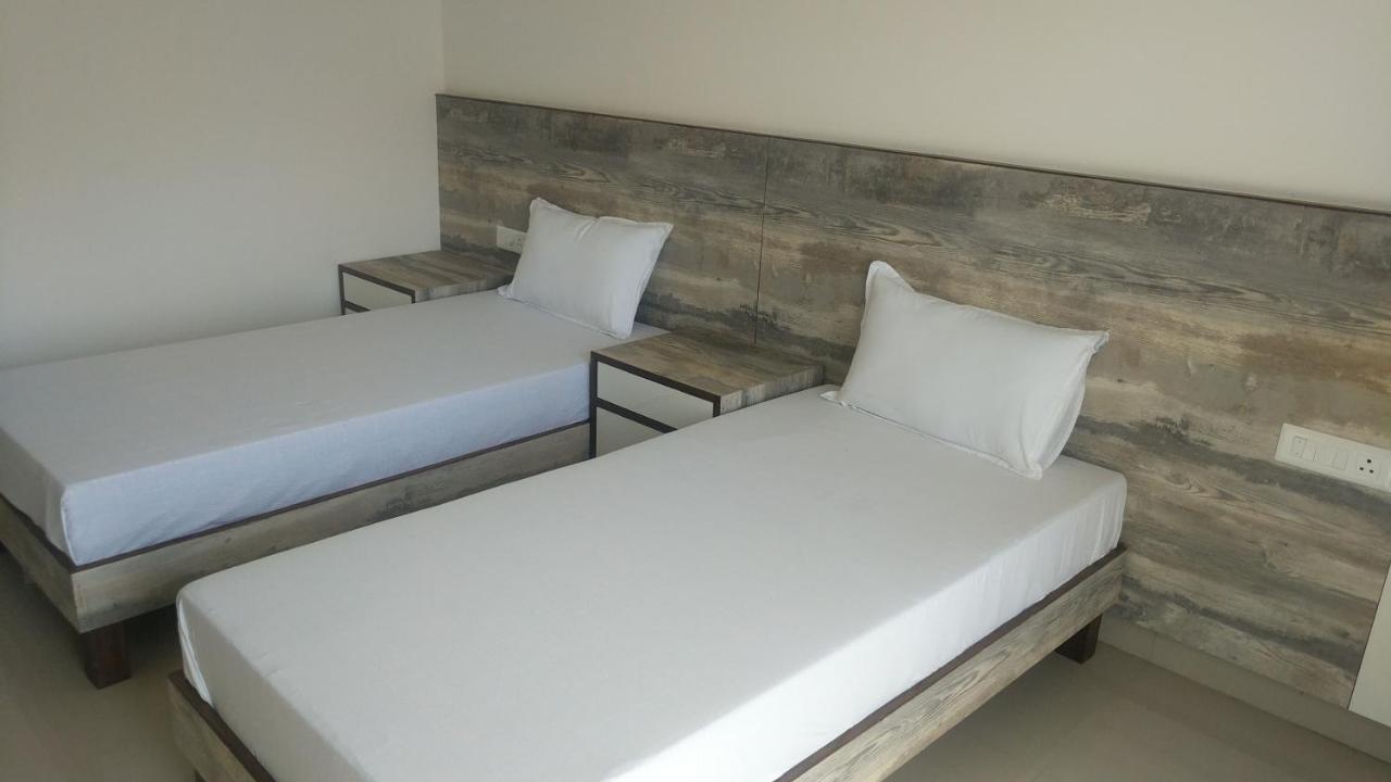 Pride Home Nayagaon Esterno foto