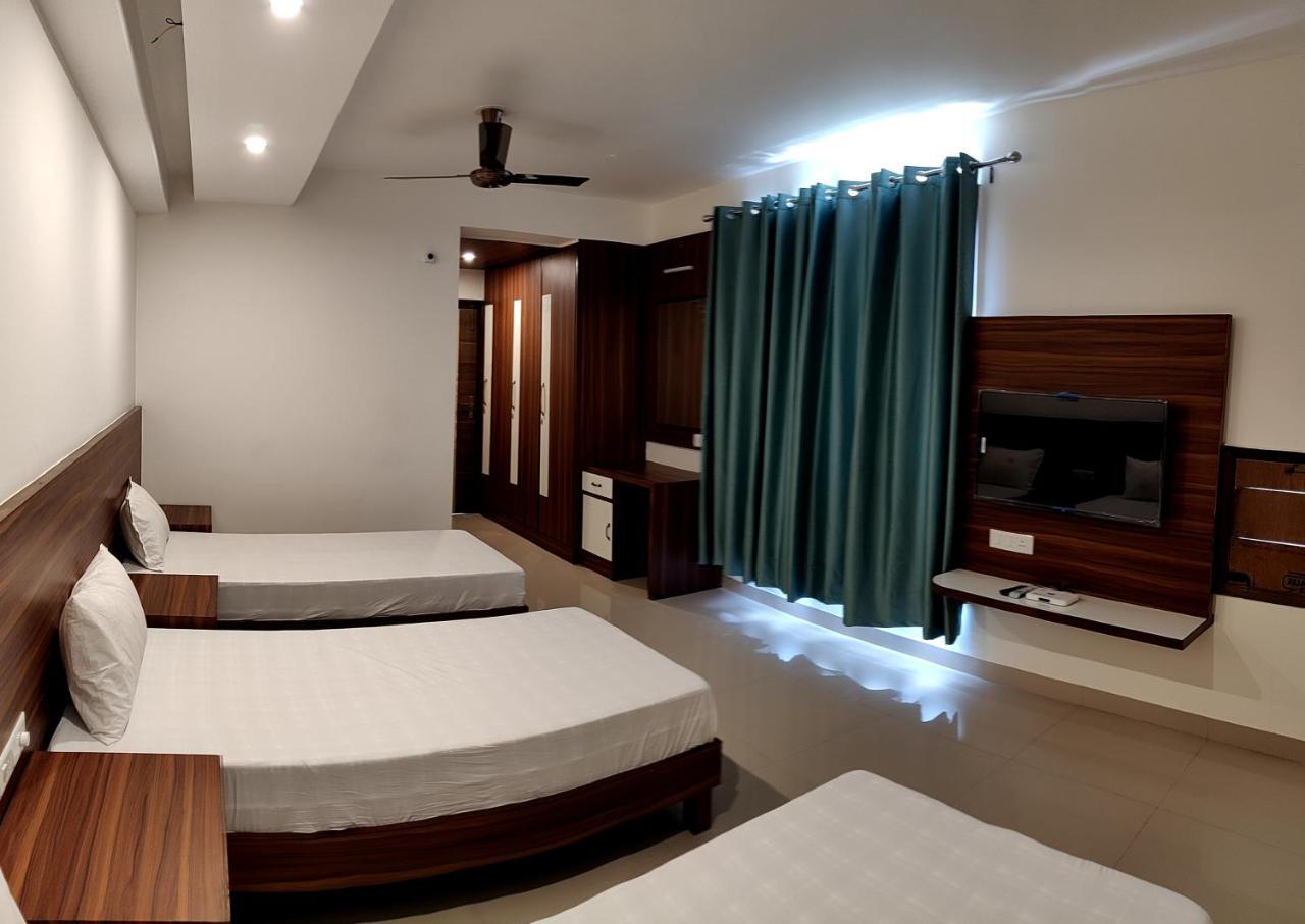 Pride Home Nayagaon Esterno foto